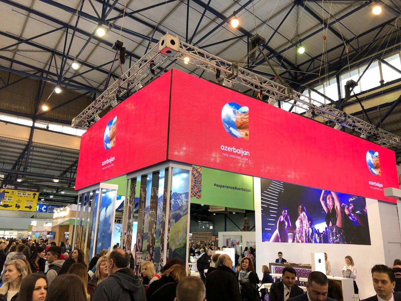 Messe — umlaufendes LED-Band